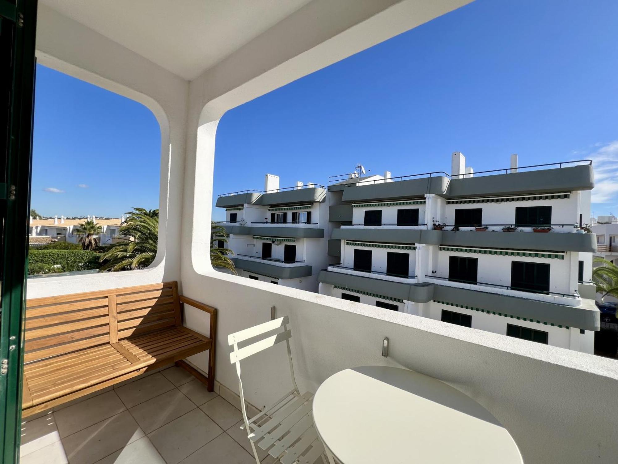 Apartment Albufeira Delight With Pool By Homing Guia (Faro)